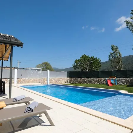 Villakasgel Apartman *
